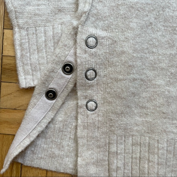 Caslon (Nordstrom brand) Oatmeal Long Sweater with Snap Detail Size Medium - Picture 4 of 4